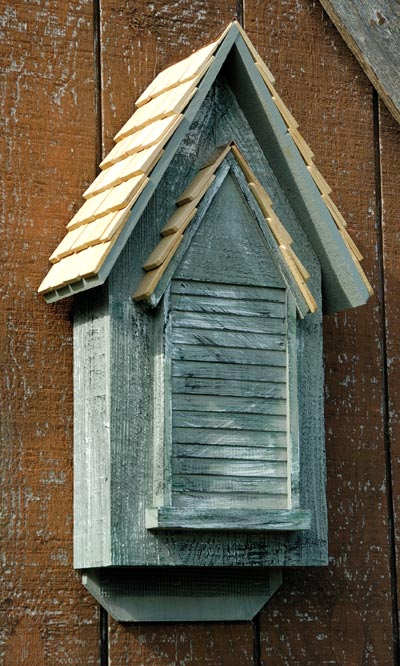 Heartwood Victorian Bat House, Grey, 100 bats